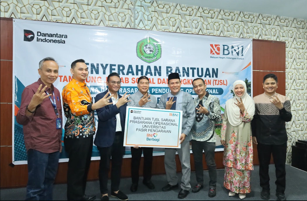 BNI Salurkan Bantuan TJSL Sarana Prasarana untuk Universitas Pasir Pengaraian, Rektor UPP Apresiasi Dr. Achmad